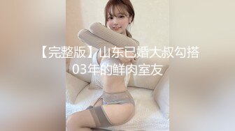 2022新流出厕拍大神潜入纸箱厂女厕全景后拍女工尿尿口味有点重