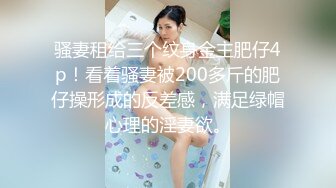 接孩子回家的少妇