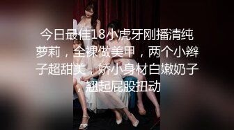 大奶妈脱长裙露自己的傲人双峰