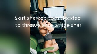 Skirt sharked teen decided to throw a shoe at the shark